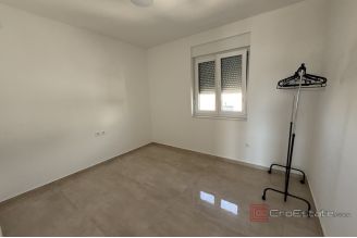 007 2043 181 Zadar Modern apartment with partial sea view for sale