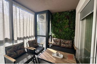 010 2049 61 Split area Luxury two bedroom apartment for rent