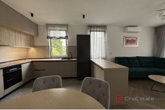 014 2035 267 Split Meje Luxury three bedroom apartment with sea view for rent