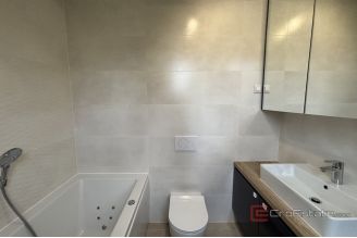 014 2035 267 Split Meje Luxury three bedroom apartment with sea view for rent