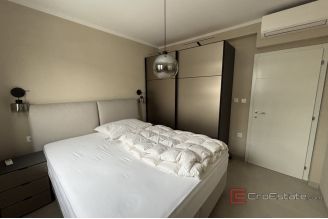 014 2035 271 Ciovo Penthouse with roof terrace near the sea for sale