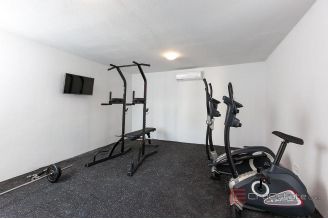 020 2035 255 Ciovo Modern apartment house in the first row to the sea for sale