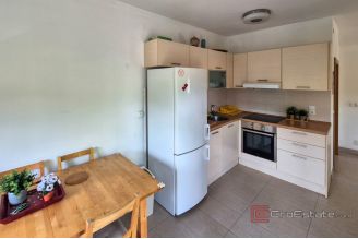 013 1020 24 Karlovac House near river mreznica for sale