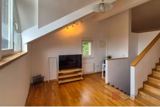 013 1020 24 Karlovac House near river mreznica for sale