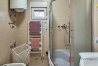 013 1020 24 Karlovac House near river mreznica for sale