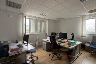 007 2046 107 Split area unique office space in an attractive location for rent