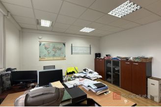007 2046 107 Split area unique office space in an attractive location for rent