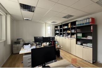 007 2046 107 Split area unique office space in an attractive location for rent