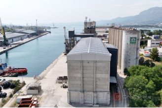 006 2046 108 Split area unique warehouse in an attractive location for rent