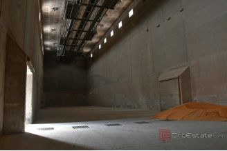 006 2046 108 Split area unique warehouse in an attractive location for rent