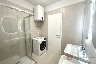 009 2049 62 Split Sirobuja Three bedroom apartment with terrace and parking for rent