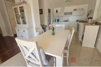 014 1023 46 Krk Penthouse apartmant near the beach for sale