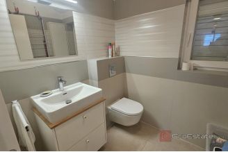 014 1023 46 Krk Penthouse apartmant near the beach for sale