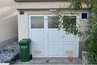 019 2052 84 Ciovo Seafront house for sale