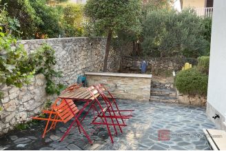 019 2052 84 Ciovo Seafront house for sale