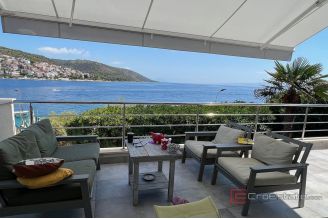 019 2052 84 Ciovo Seafront house for sale