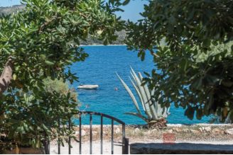 019 2052 84 Ciovo Seafront house for sale