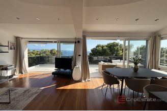 001 2035 272 Split Meje Exclusive penthouse in the first row to the sea for sale