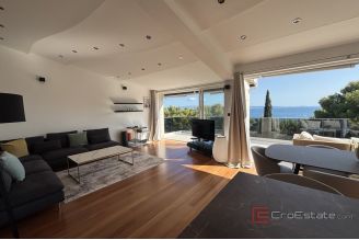 016 2035 272 Split Meje Exclusive penthouse in the first row to the sea for sale