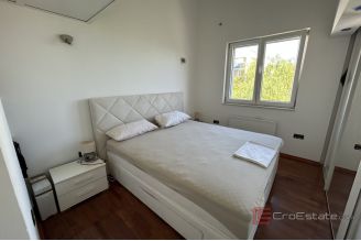 016 2035 272 Split Meje Exclusive penthouse in the first row to the sea for sale