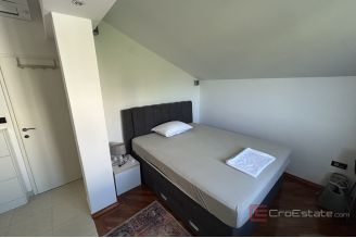 016 2035 272 Split Meje Exclusive penthouse in the first row to the sea for sale