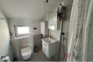 016 2035 272 Split Meje Exclusive penthouse in the first row to the sea for sale