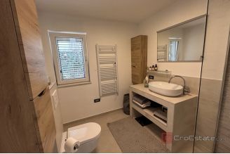 016 2035 272 Split Meje Exclusive penthouse in the first row to the sea for sale