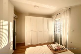 009 2049 63 Stobrec Two bedroom apartment with sea view for rent