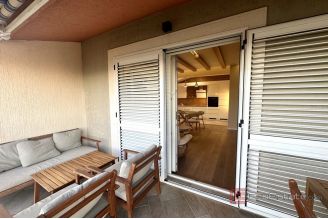 009 2049 63 Stobrec Two bedroom apartment with sea view for rent