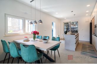 016 2022 472 Solta Modern house first row by the sea for sale