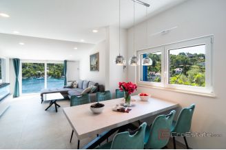016 2022 472 Solta Modern house first row by the sea for sale