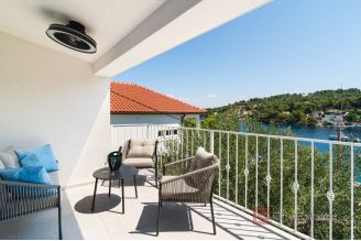 016 2022 472 Solta Modern house first row by the sea for sale