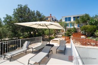 016 2022 472 Solta Modern house first row by the sea for sale