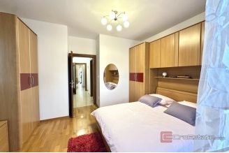 010 2049 64 Split Znjan Penthouse in an excellent location for rent