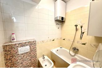 010 2049 64 Split Znjan Penthouse in an excellent location for rent