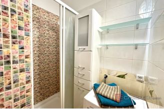 010 2049 64 Split Znjan Penthouse in an excellent location for rent