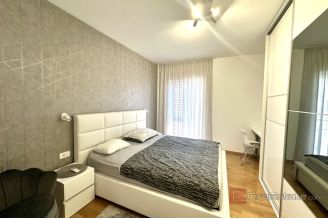 012 2049 65 Split Meje Two storey penthouse with sea view for rent