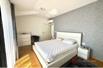 012 2049 65 Split Meje Two storey penthouse with sea view for rent
