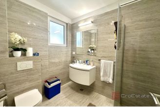 012 2049 65 Split Meje Two storey penthouse with sea view for rent