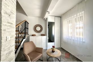 012 2049 65 Split Meje Two storey penthouse with sea view for rent