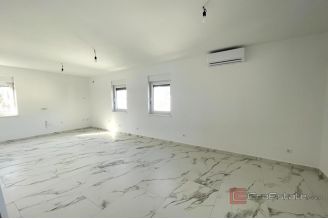 009 1023 48 Krk Apartment in a quiet location and sea view for sale