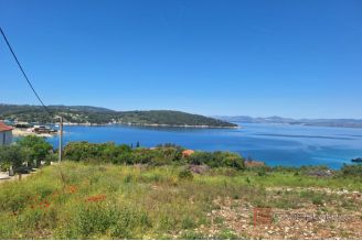 008 2031 204 Solta Building land with an open sea view for sale