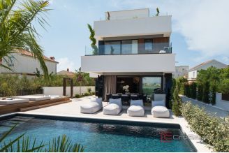 020 5427 30 Privlaka Luxury villa with pool in the first row to the sea for sale1