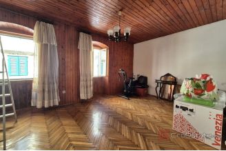 011 5428 30 Kastel Stari traditional stone house with office space for sale