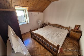 011 5428 30 Kastel Stari traditional stone house with office space for sale