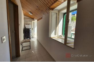 011 5428 30 Kastel Stari traditional stone house with office space for sale