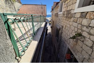 011 5428 30 Kastel Stari traditional stone house with office space for sale