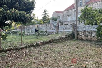 012 2052 83 Peljesac House in a vineyard area for sale