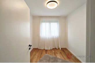 015 2051 34 Zagreb New build luxurious penthouse with terraces and garage for sale