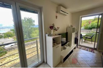 007 1023 49 Krk Comfortable apartment with sea view for sale
